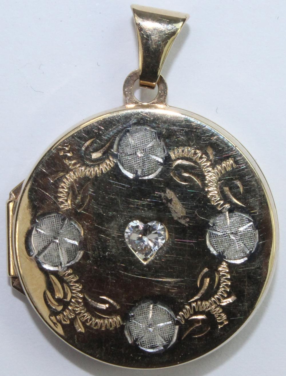 Locket in 9ct Yellow Gold w... image